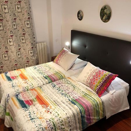 Apartaments Vicus 1 Con Vistas A La Plaza Mayor De Vic Exterior foto